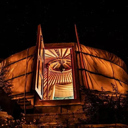 Luxury tent Yurta De Arico *
